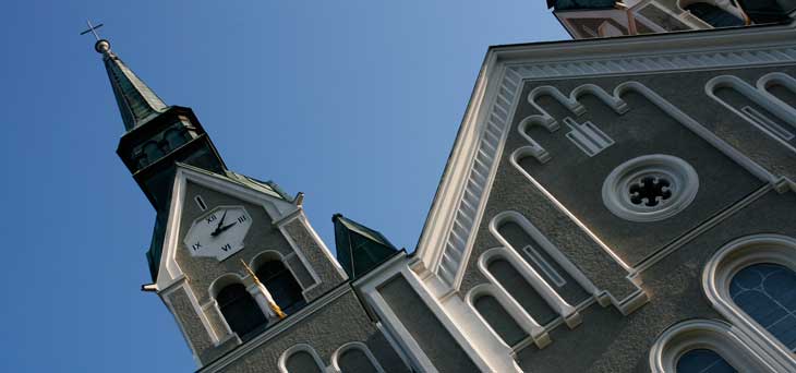 Fachada de la iglesia de Trnovo
